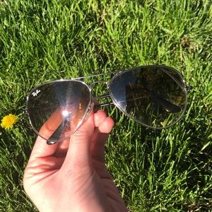 Ray-Ban 3025 Aviator Large Metal with brown ombré lenses.